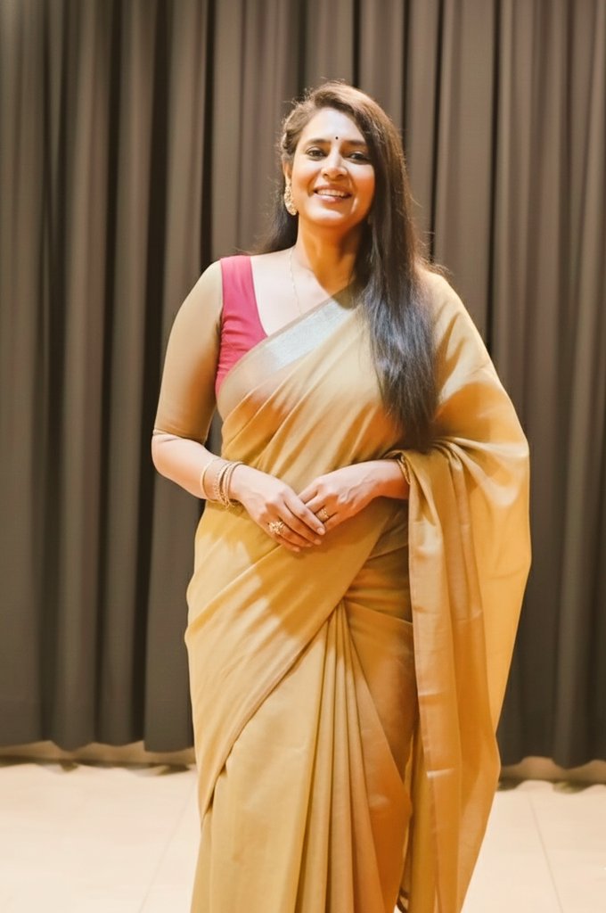 Saree Queen always ❤️ <a href="/KasthuriShankar/">Kasturi</a>

#KasthuriShankar #sareediva