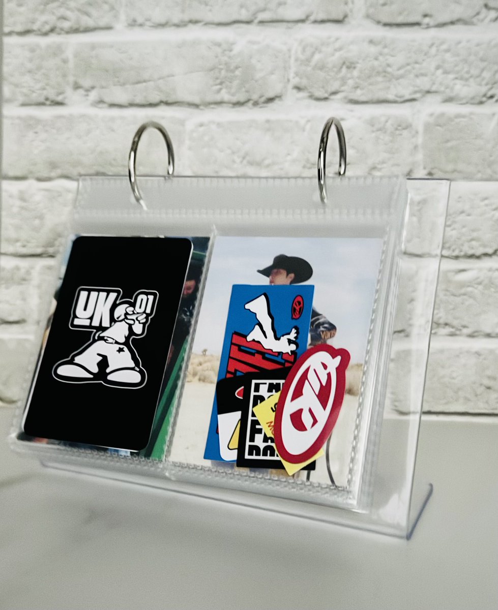 U2K4U2K6's tweet image. ダイソーで買ったフォトリングスタンドがマッチカードにジャストフィット✨リフィルも買って60枚収納してみた😊

#유노윤호 #UKNOW #ユンホ
#IKNOW #UKNOW_IKNOW
#동방신기 #TVXQǃ #東方神起