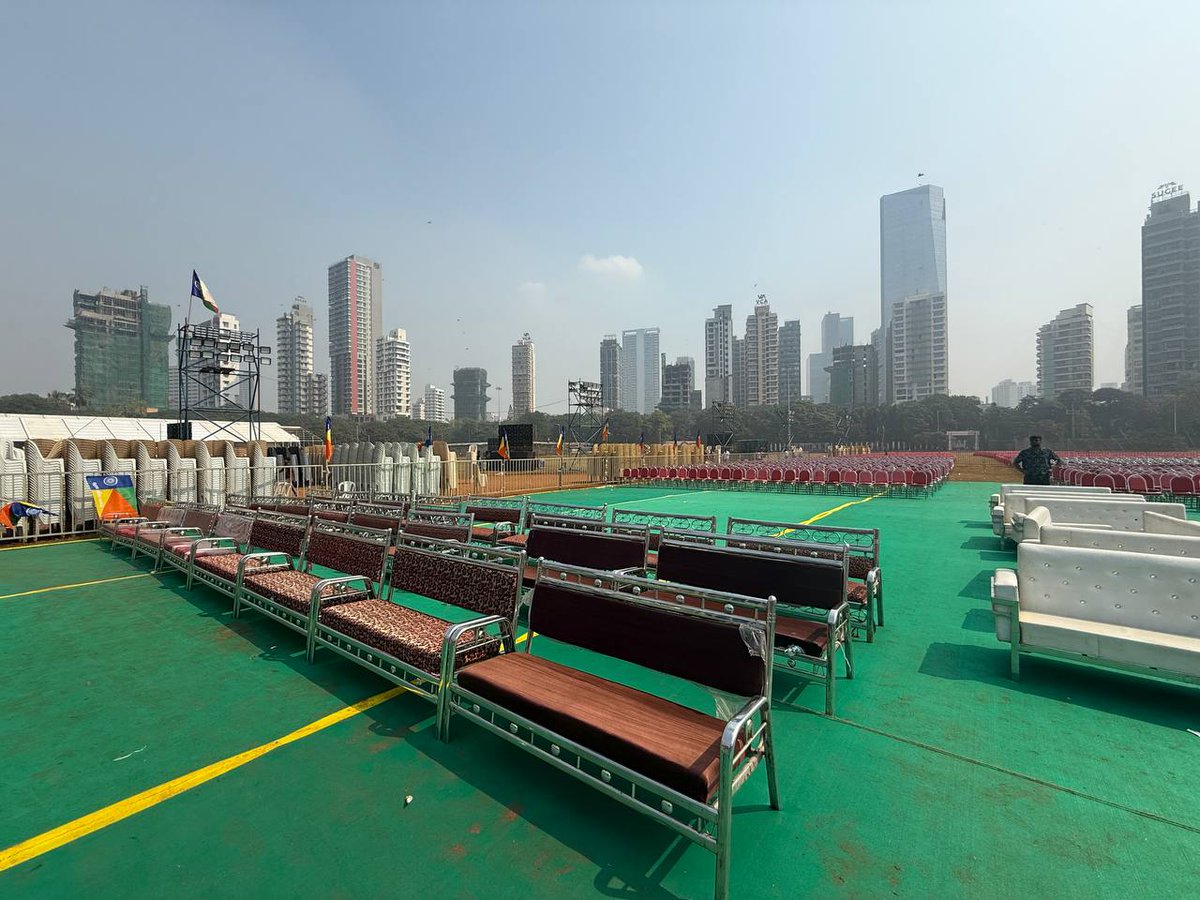 VBAforIndia's tweet image. संविधान सम्मान महासभेसाठी छत्रपती शिवाजी महाराज मैदान सज्ज !

🗓️आज 25 नोव्हेंबर 2025 |🕝सायं. 5 वाजता
📍शिवाजी पार्क, दादर, मुंबई.

#संविधान_सम्मान_महासभा #एक_संधी_वंचितला #VoteForVBA #VBAForIndia