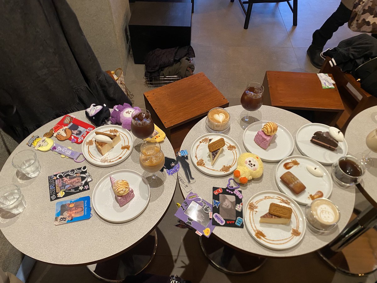 SevenSt03091013's tweet photo. 久しぶりの🐣さんとの
楽しい時間(≧∇≦)
食べ過ぎたかも💦
#アミ会 https://t.co/rZW5MbuNiq