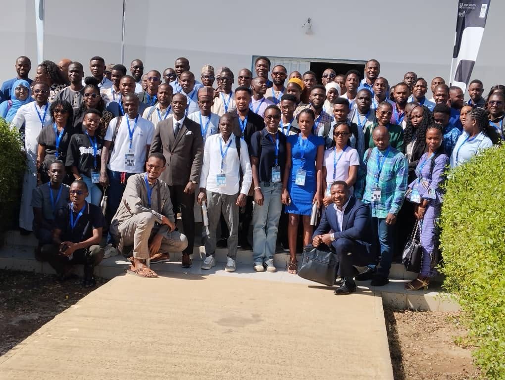 PNUDBenin's tweet image. L’Afrique bouge et le Bénin est au rendez-vous !

5⃣jeunes béninois participent au #BootCamp #Tech4Peace à Thiès🇸🇳 aux côtés de +100 talents de 21 pays d’Afrique de l’Ouest et du Centre @UNDPWACA 

🎯Construire ensemble un espace numérique plus sûr, inclusif &amp;amp; promoteur de #paix.
