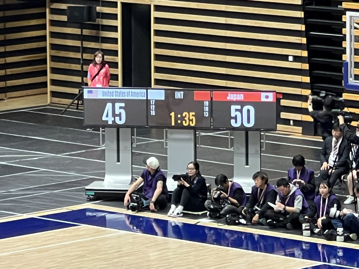 yz_tbk's tweet photo. 3Qが終わって
🇯🇵日本50🆚45アメリカ🇺🇸

途中逆転されたものの再逆転！
あと10分、
がんばれニッポン🇯🇵🔥

#大田区総合体育館
#デフリンピック
#バスケットボール日本代表 https://t.co/TBH9ZPFxtJ