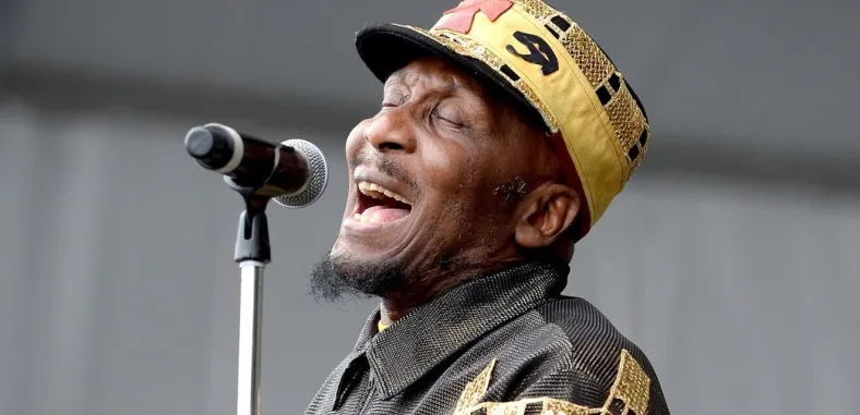 LameliaPar93000's tweet photo. Jimmy Cliff, the influential Jamaican musician and actor known for bringing reggae music to a global audience, has passed away at the age of 81.
#JimmyCliff #ReggaeLegend #TheHarderTheyCome #ManyRiversToCross #RIPJimmyCliff
Read more: https://t.co/6Oath4nHXi https://t.co/CwoQlkoXrY
