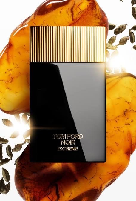 العطر الوحيد الي ينهي حيرتك في الاختيار بين العطور و خاصة لو كنت مستعجل 
الأنيق والممتع Noir Extreme Tom Ford
يناسب اغلب الأذواق و الأماكن و الأجواء 

الغريب ان العطر مسحوب عليه نوعاً ما .