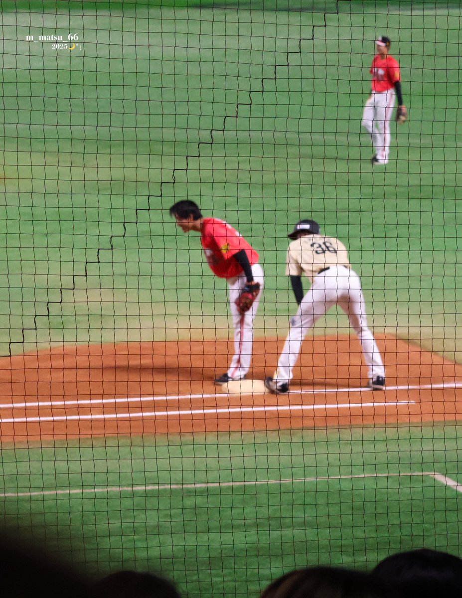 m_matsu_66's tweet image. 📍20251124  #バリタカ球宴

 監督！悪いのはファーストです！！
(たつるピンぼけしてます、すみません)

 #sbhawks  #谷川原健太  #柳町達