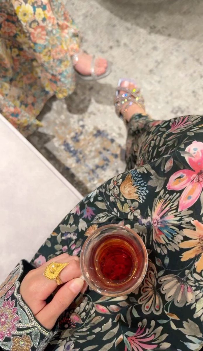 "على كل منا ان يعيش تجربته الخاصة، 
   التجارب لا تُورثّ "..✨✨