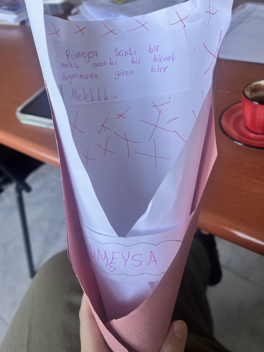 Kafiye uğruna böcek olduğum bir sabahtan herkese günaydın 💖