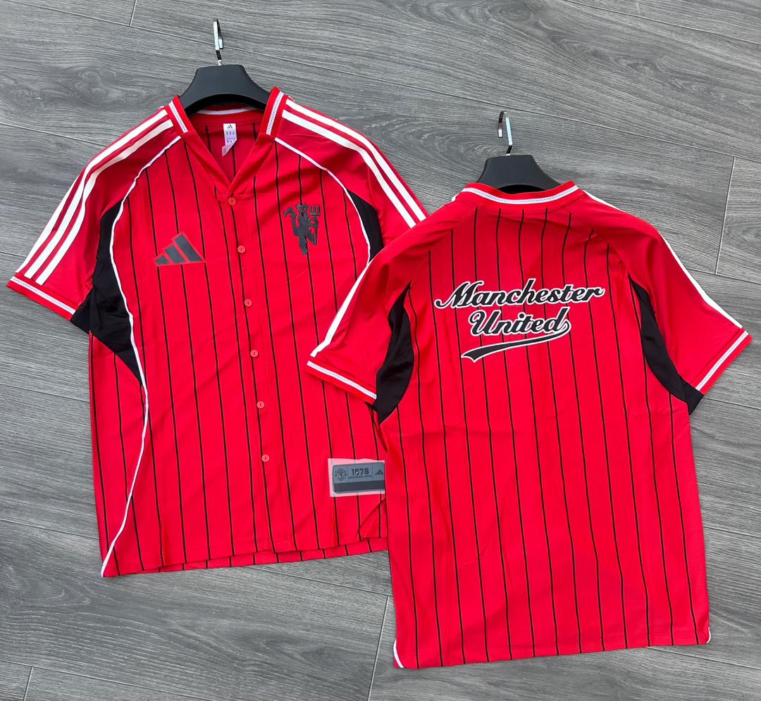 New Shirts High Quality✅
Size: S M L XL 2XL
Price: 30,000/=
Delivery Yes I Do 
Location Kariakoo Mtaa Congo Jengo La Raha Restaurant 
Call &amp; Dm +255626560477.