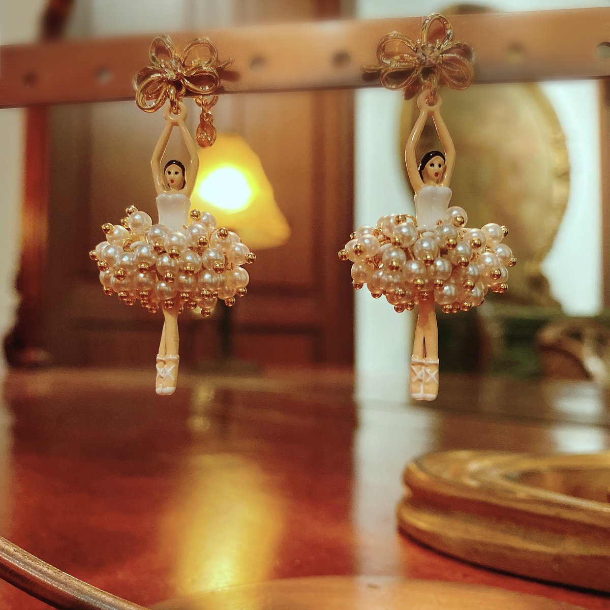 洗練されたフェミニンで世界中の女性に喜びと感動を呼び起こす