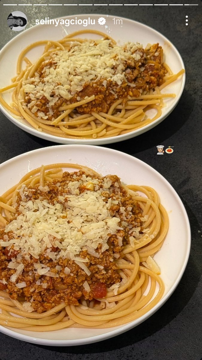 _Arnav_Khushi_'s tweet image. Day 8 - In the kitchen 

Lemme also add Selin&apos;s story of Chef Kerem too sksksksks 👨‍🍳🍝 #KeremBürsin #30DaysWithTheBursin