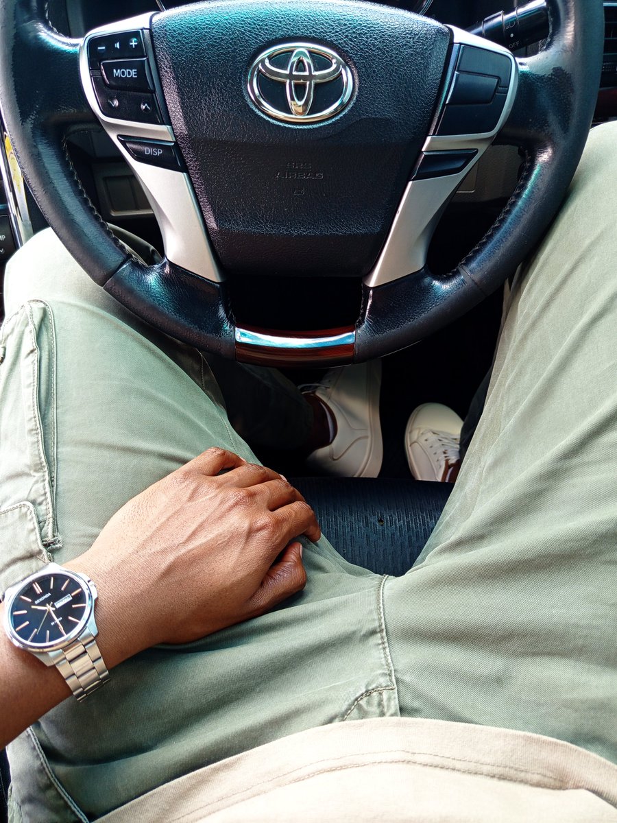 _mr_mutinda's tweet photo. What's on your wrist? https://t.co/18aBH3NeVK