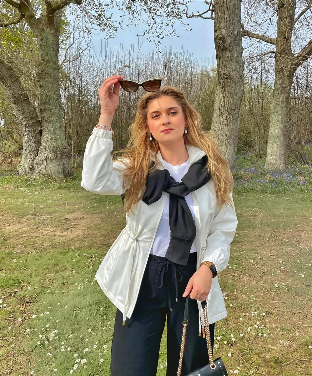 Let’s have a #ShamelessSelfpromoTuesday the #WritingCommunity.  Drop #Links to your #Books, #Blogs, #Art, #URL’s, #Poetry, #YouTube, #Podcasts and #Music   Let’s support each other 🥰 #writing #amwriting #readingcommunity #author #writer #writerscommunity #TuesdayFeeling