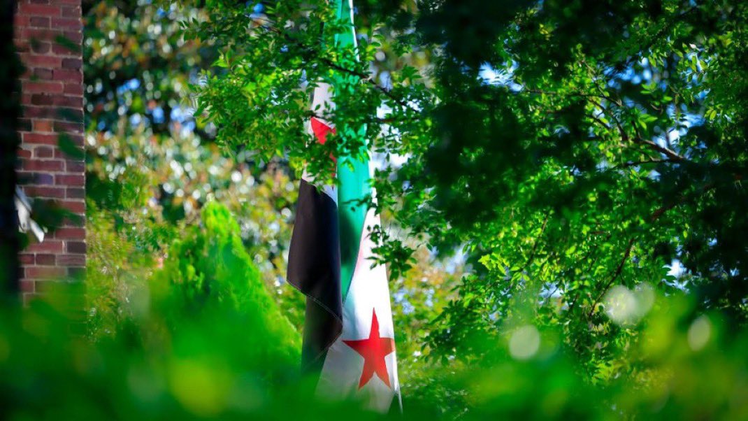 bayan65231's tweet photo. سوريا تتفق مع الأردن على توسعة المنافذ الحدودية لدعم التبادل التجاري.

#أخبار_اليوم 
#سوريا https://t.co/YoKD2bmvE0