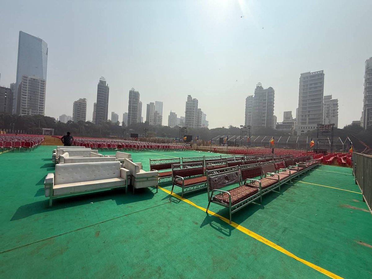 ErSanjay6821's tweet image. संविधान सम्मान महासभा मंच तैयार हो गया है

 छत्रपती शिवाजी महाराज

🗓️आज 25 नवम्बर 2025 

🕝सायं. 5 बजे 

📍शिवाजी पार्क, दादर, मुंबई.

संविधान दिवस कि हार्दिक शुभकामनाएं ♥️ ♥️ 

#ValueFundsContest 
#50_लाख_संविधान_शपथ 
#50_लाख_संविधान_शपथ