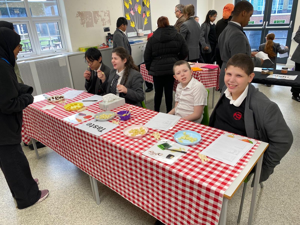 EastleaSchool's tweet image. Our year 7 and 8 nurture students took part in a wonderful Sensory Stars event this week, giving them the space to explore, create and grow. Very proud of the energy and confidence they showed.