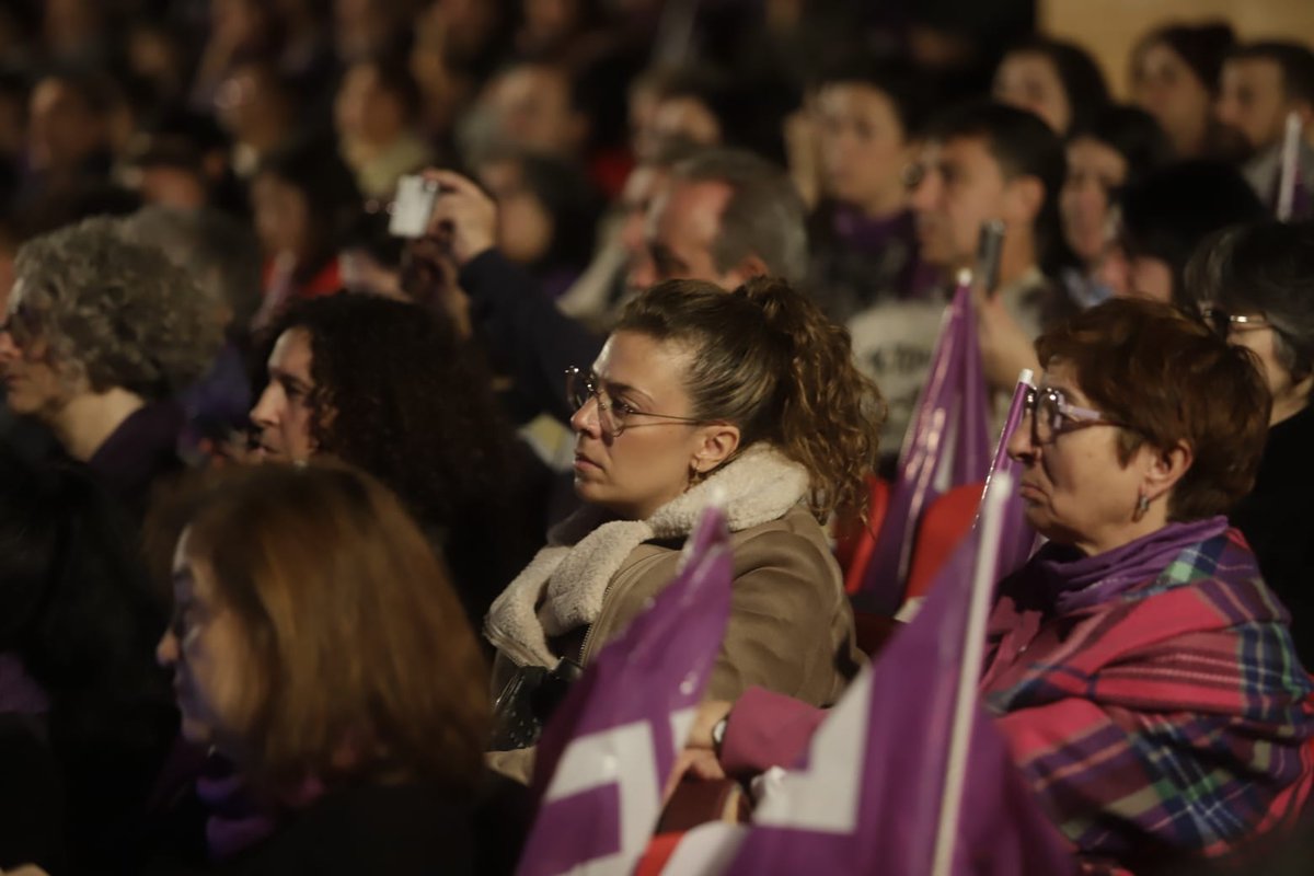 CCOOMadrid's tweet image. 🟣#EstáPasando: Asamblea de delegadas y delegados con motivo del #25N2025

👥#CCOOMadrid celebramos esta asamblea anual el 25N, Día Internacional contra la Violencia hacia las Mujeres para decir #ToleranciaCero al terrorismo machista

🧵Hilo 👇