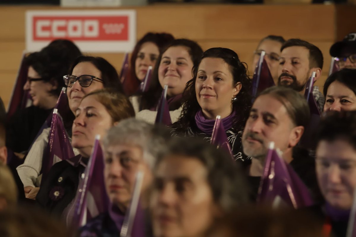 CCOOMadrid's tweet image. 🟣#EstáPasando: Asamblea de delegadas y delegados con motivo del #25N2025

👥#CCOOMadrid celebramos esta asamblea anual el 25N, Día Internacional contra la Violencia hacia las Mujeres para decir #ToleranciaCero al terrorismo machista

🧵Hilo 👇