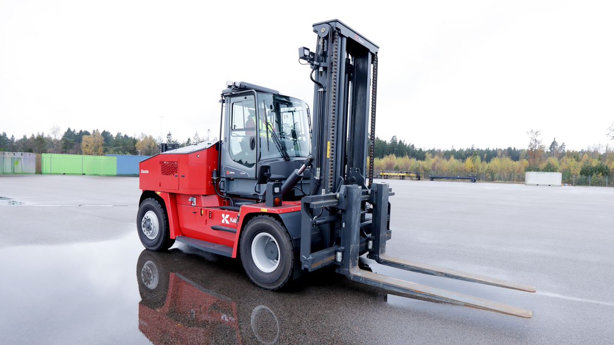 WorldCargoNews's tweet image. ⚫ 🔴 Kalmar to supply forklift truck fleet to ArcelorMittal: worldcargonews.com/cargo-handling… 
@Kalmarglobal @ArcelorMittal 
#Forklifts #CargoHandling #Mining #SteelMaking #WorldCargoNews