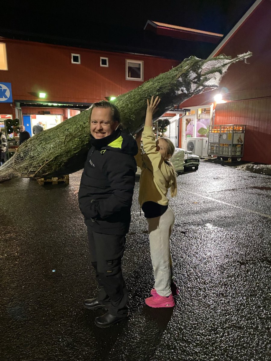 ty_carmichael's tweet photo. It's time!  🎄Christmas Tree found!
Faroe Islands 🇫🇴 
#ChristmasTree
#FamilyFun https://t.co/PHVL2t1ty6