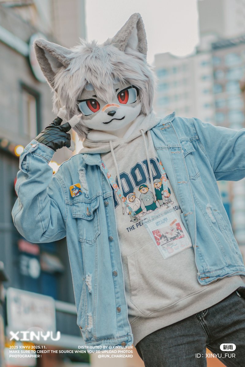 🩹 "얏호-! 요즘은 놀러 다니기 좋은 날씨! 겨울이 되기 전에 마음껏 즐겨놔야 해~"

#FursuitEveryday #Fursuit 
#新雨日記