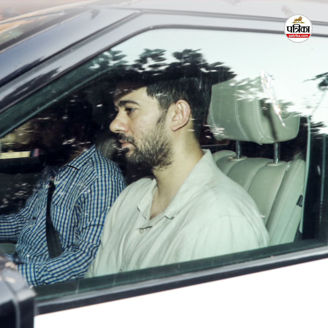 rpbreakingnews's tweet photo. बॉलीवुड के दिग्गज अभिनेता धर्मेंद्र के अंतिम संस्कार में शामिल हुए अमिताभ बच्चन, आमिर खान, हेमा मालिनी, ईशा देओल, सलीम खान और अन्य हस्तियाँ
#Dharmendra #DharmendraJi #DharmendraLastRites #BollywoodLegend #AmitabhBachchan #AamirKhan #HemaMalini #EshaDeol #SalimKhan #BollywoodIcons #IndianCinema #Tribute #RIPLegend #HindiCinema #SadDemise #FilmFraternity #BollywoodNews #LegendNeverDies
(Photo Source : ANI )