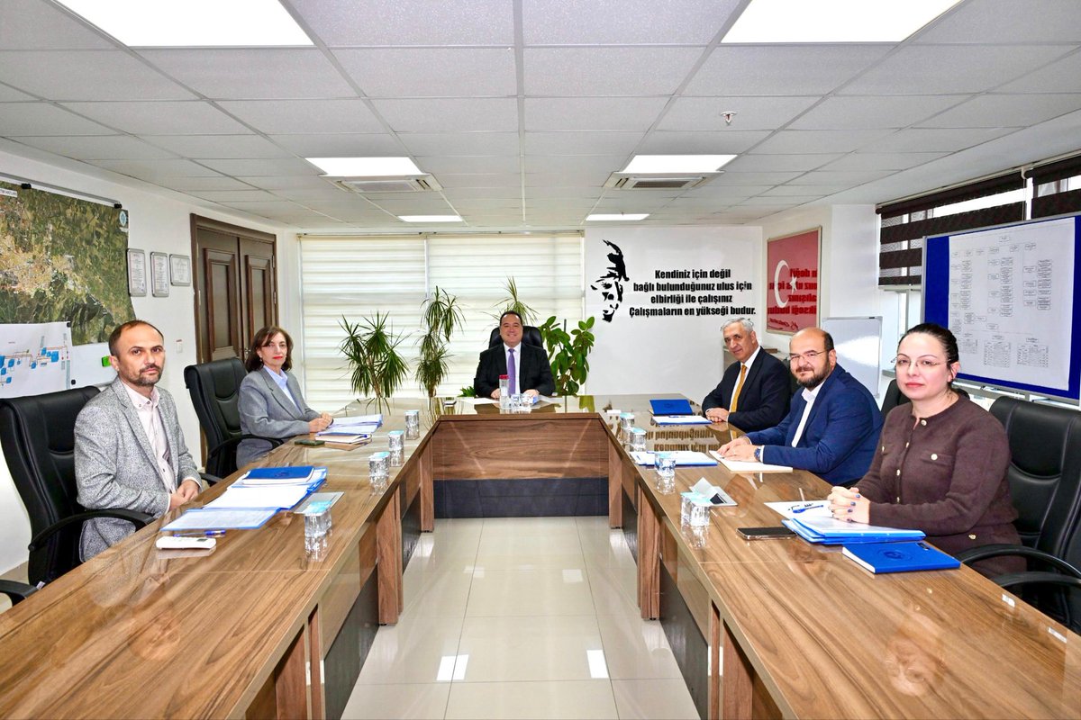 besimecz's tweet image. MASKİ Genel Müdürlüğümüzde haftalık yönetim kurulu toplantımızı gerçekleştirdik.

Şehrimizin su ve altyapı hizmetlerinde devam eden çalışmalarımızı değerlendirerek, önümüzdeki süreçte atacağımız adımlarla ilgili fikir alışverişinde bulunduk.

Manisa’mızın güçlü ve sürdürülebilir…