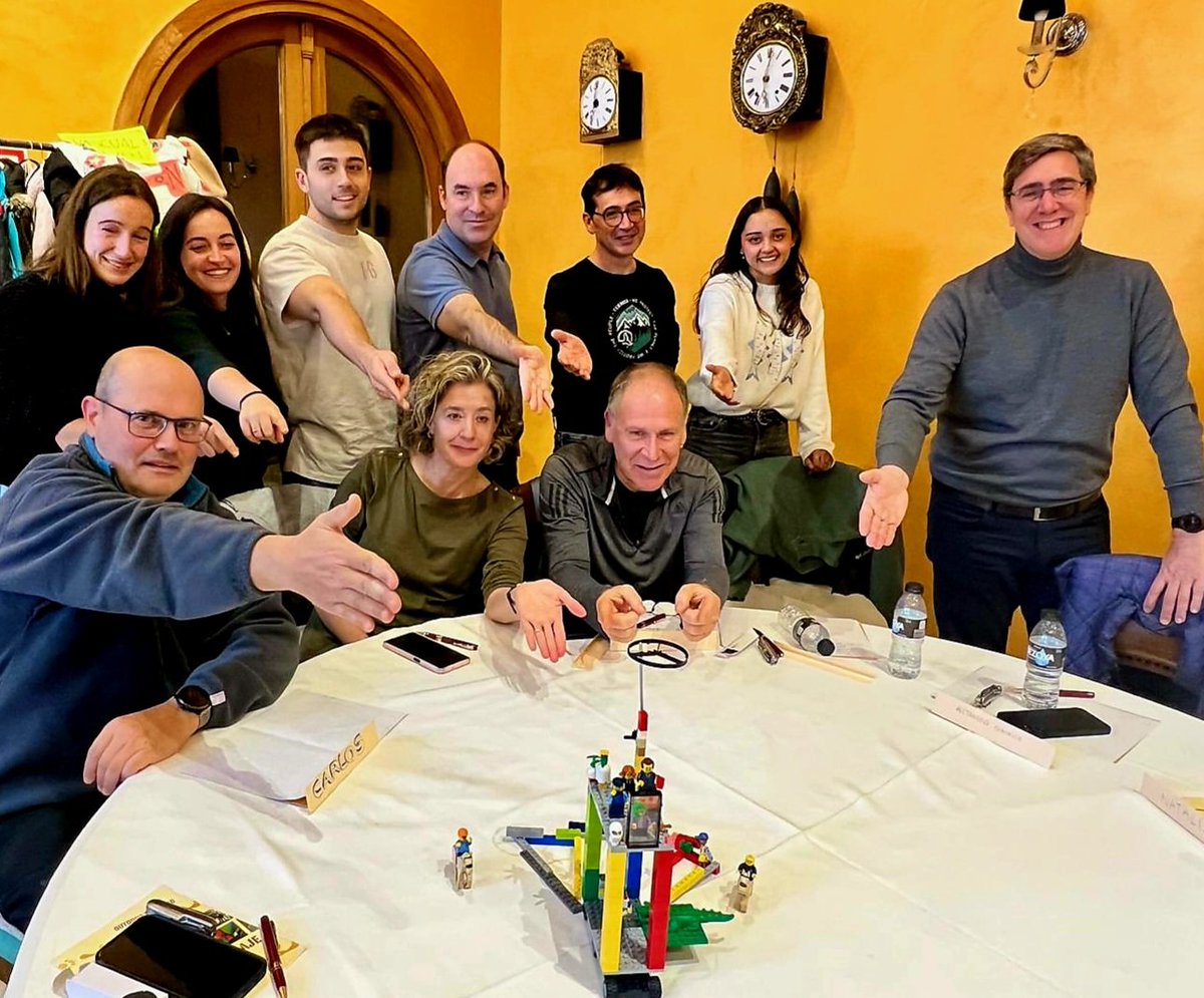 kriesgo's tweet image. Pasión, excelencia e integridad como valores que son pilares del equipo Calidad PASCUAL compartidos en el TEAMBUILDING @outdoorasturias de inicio de semana en Aranda de Duero (Burgos) con metodología participativa by @FIDACONSULTORES en acción a tope #equipo #compromiso #familia