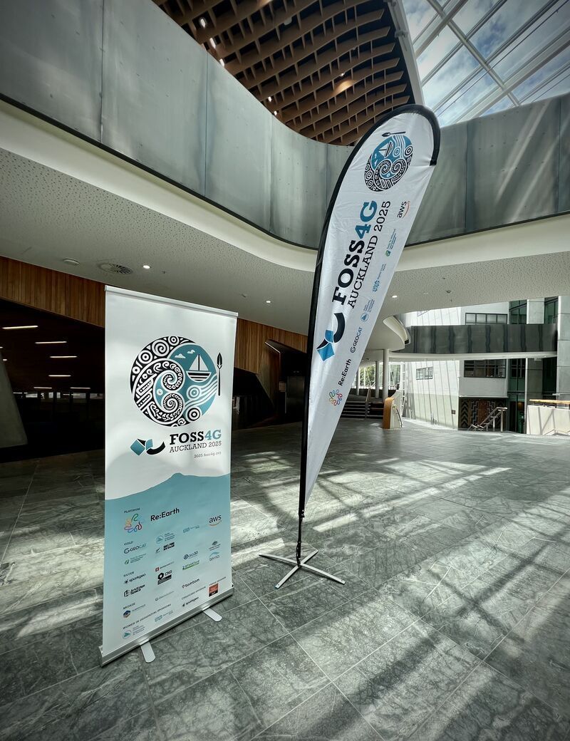 QFieldForQGIS's tweet image. FOSS4G Auckland 2025 – what a gathering! 🎉

Even Auckland&apos;s Sky Tower got in on the action, lighting up in QField green! ;)

Thank you to everyone who made FOSS4G Auckland unforgettable

#FOSS4G