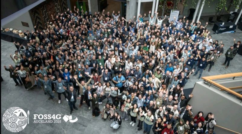 QFieldForQGIS's tweet image. FOSS4G Auckland 2025 – what a gathering! 🎉

Even Auckland&apos;s Sky Tower got in on the action, lighting up in QField green! ;)

Thank you to everyone who made FOSS4G Auckland unforgettable

#FOSS4G