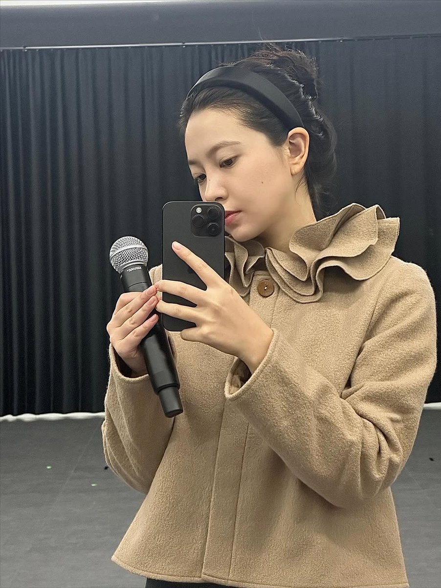 yerisexc's tweet image. YERI ON HIAND TODAY 🥹

“If I released an album, will you guys listen to it a lot? 🥹🤦🏻‍♀️💟”

OMGGG KYR1 NEXT YEAR????