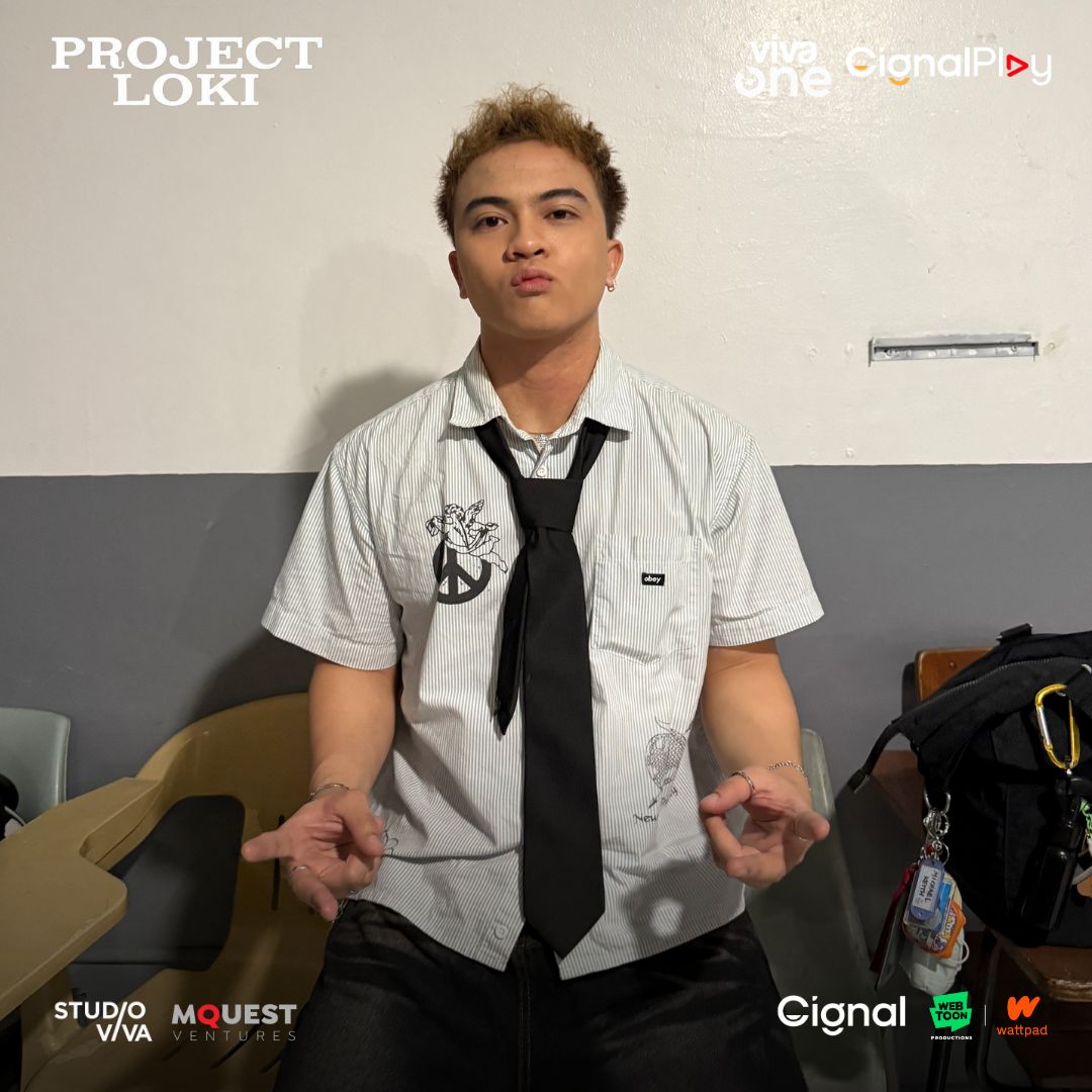 StudioVivaPH's tweet image. Iba talaga ang angas mo, Rye! 

Abangan ang Wattpad’s most famous mystery thriller series, PROJECT LOKI written by AkoSiIbarra.

Directed by Xian Lim. Soon on Viva One and Cignal Play.

#ProjectLoki
#VivaOne #CignalPlay
#Wattpad #WebtoonProductions
#MQuest #Cignal #StudioViva