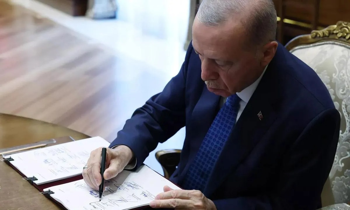 "Kadına Yönelik Şiddetle Mücadele V. Ulusal Eylem Planı" 2026-2030 yılları arasında geçerli olacak şekilde Cumhurbaşkanımız Recep Tayyip Erdoğan'ın imzasıyla Resmi Gazete'de yayımlandı.