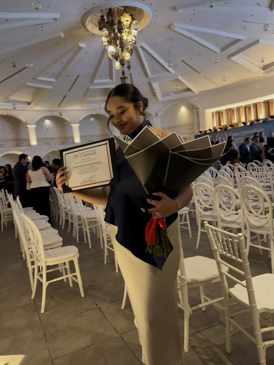 dacosthe's tweet photo. El fin de una era 👩🏻‍🎓 https://t.co/jGJ1FjPUy5