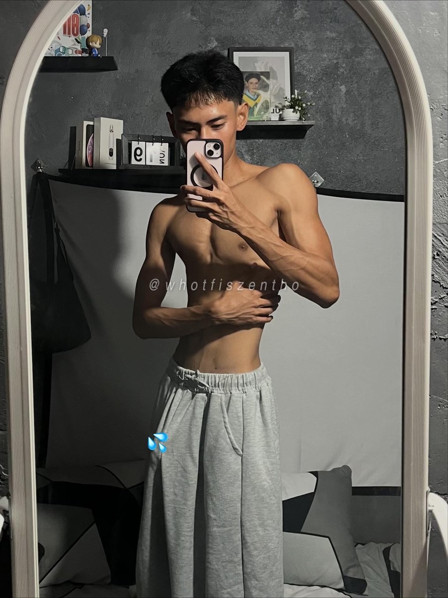 whotfiszentho tweet media