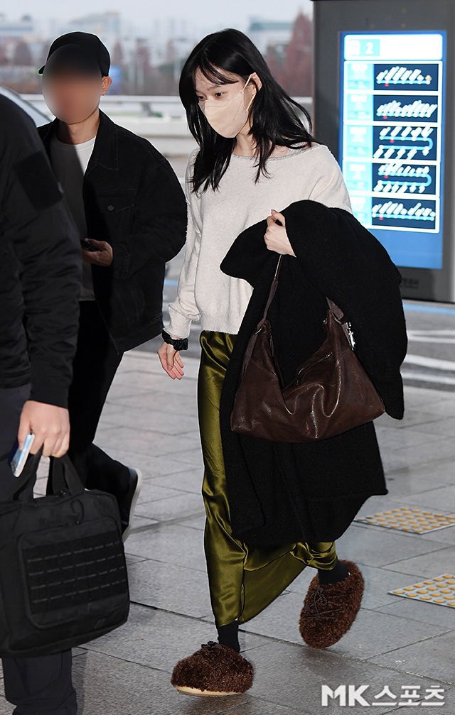 aespa WINTER at Gimpo International Airport (GMP) heading to Japan