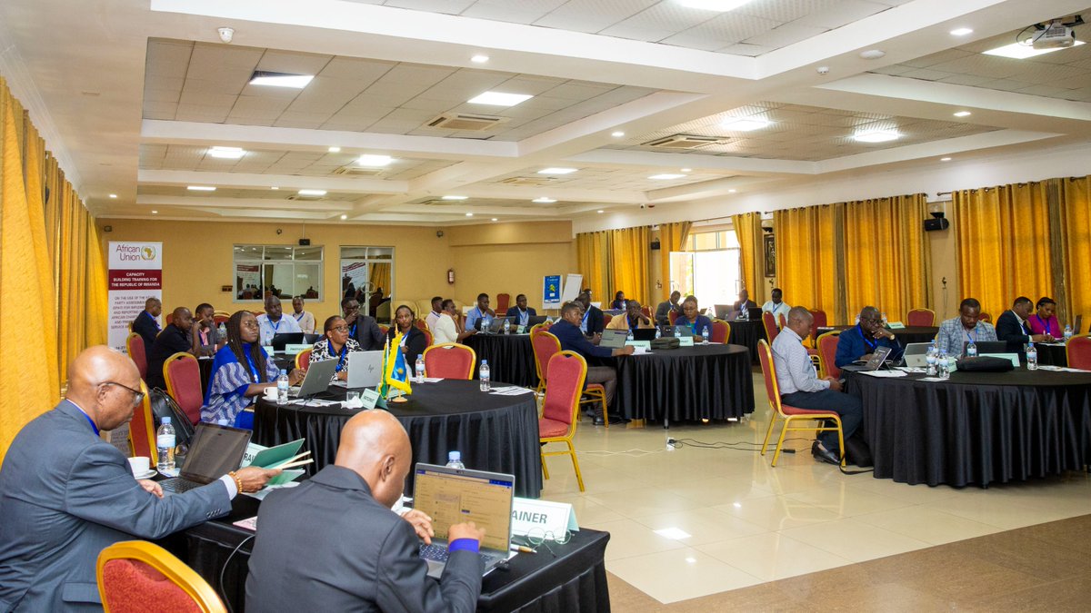 AUC_PAPS's tweet photo. 🚀 Happening Now in Kigali🇷🇼!

The @_AfricanUnion's Capacity Building Training on the State Parties Assessment Tool (#SPAT) for the African Charter on Values and Principles of Public Service and Administration, from 24-27 Nov 2025. 

Rwandan officials are deepening their skills for effective governance reporting. #PublicService #Agenda2063