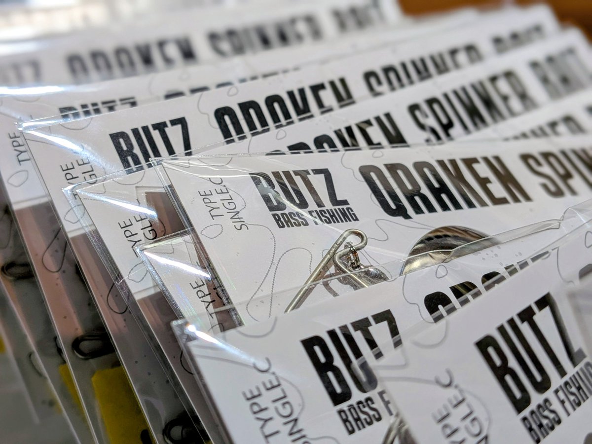 BUTZbassfishing's tweet photo. #BUTZ #Snatch140HF
#Snatch140R #Snatch140EXHF
#QRAKEN （ES＆SC）

以前、ブログでも発信していた通り
カラーサンプル＆B品（小傷程度）
＋在庫処分SALEを開催いたします🙌

11月28日20時～12月1日20時まで
https://t.co/ecKVAp1uPn
※完売次第終了となります

詳細は後日、改めて投稿しますが
参考までに価格は下記の通りです！

Snatch140HF ￥2690~
Snatch140R ￥2990~
Snatch140EXHF ￥2390~
QRAKEN ESDW ¥1290~
QRAKEN SC ￥1290~

各商品、数に限りがありますので
予めご了承くださいませ🙇

#BUTZbassfishing #バス釣り