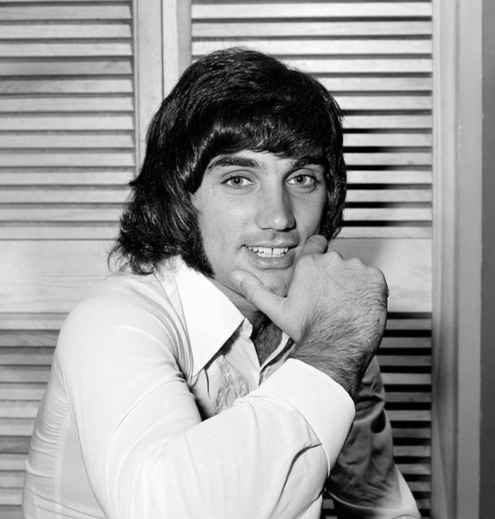 How could you not love this fella? Wonderful, my absolute God. The only one who could do everything. Just remember the football he said. #GeorgeBest