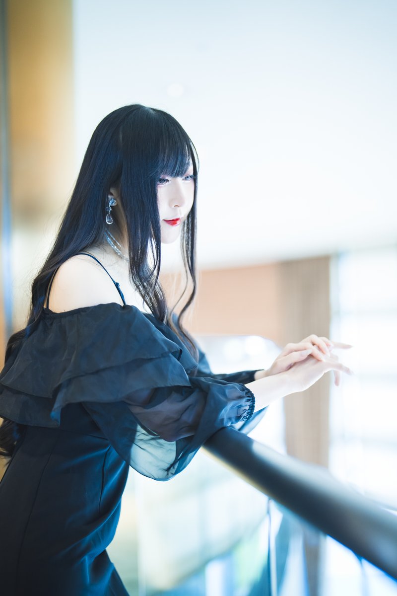 P3　ポートレート 街 - #streetcorner / GR IIIx & Lightroom, 20251202 . . 👉カラー