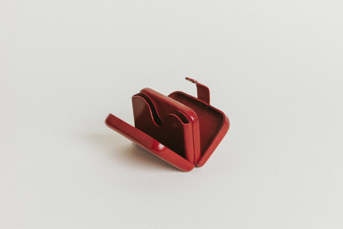 _tantanbe's tweet image. TOUT Y EST 카드지갑
아름다운데 가격이 그렇지못함