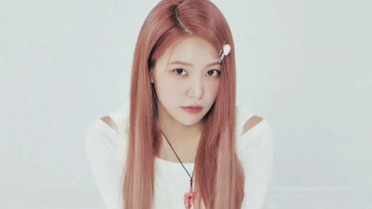 #YERI on Hiand:

“Everyone if I release my album, will you guys listen to it a lot?”