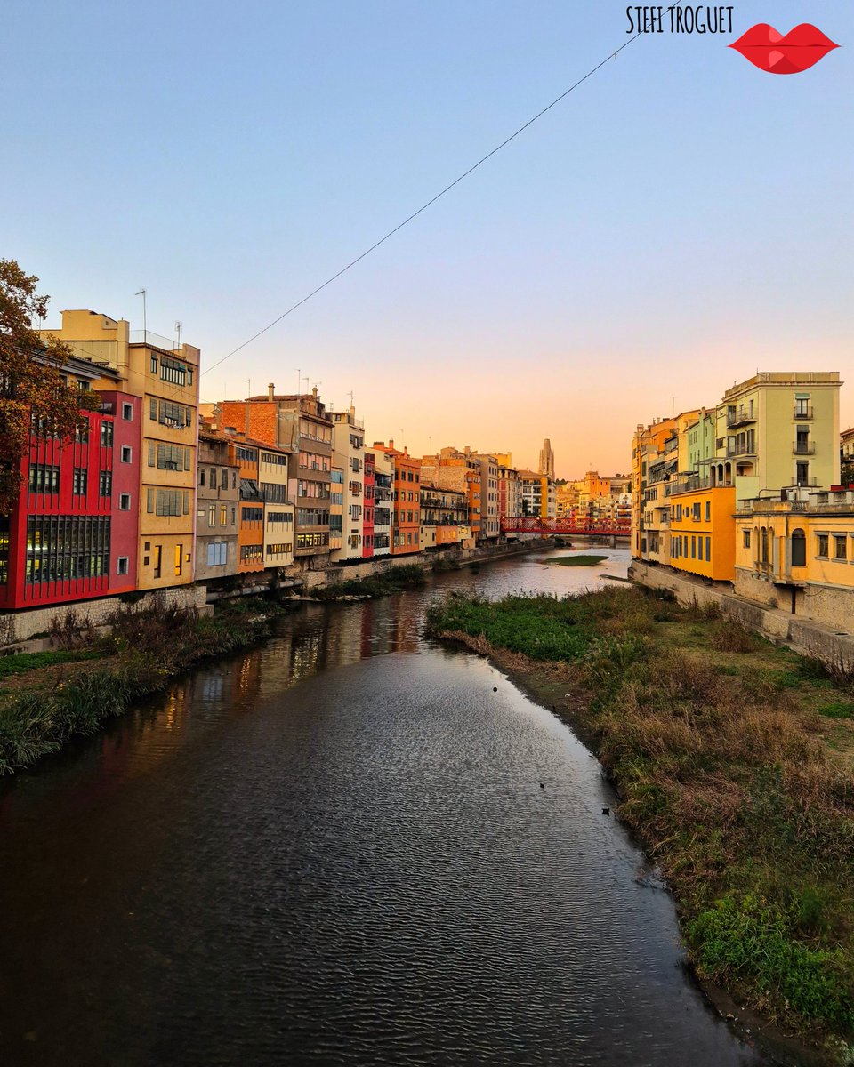 ETroguet's tweet image. La vie en rose🦩.

🏝 1&amp;amp;2. Running on the Costa Brava.
🌇 3. Girona.

▪︎  
#CostaBrava #Girona 
#LaSportiva #WeAreMountaineers  #FerrinoOutdoor #viladomatEsports
 
⬇️ More photos 1/3 ⬇️