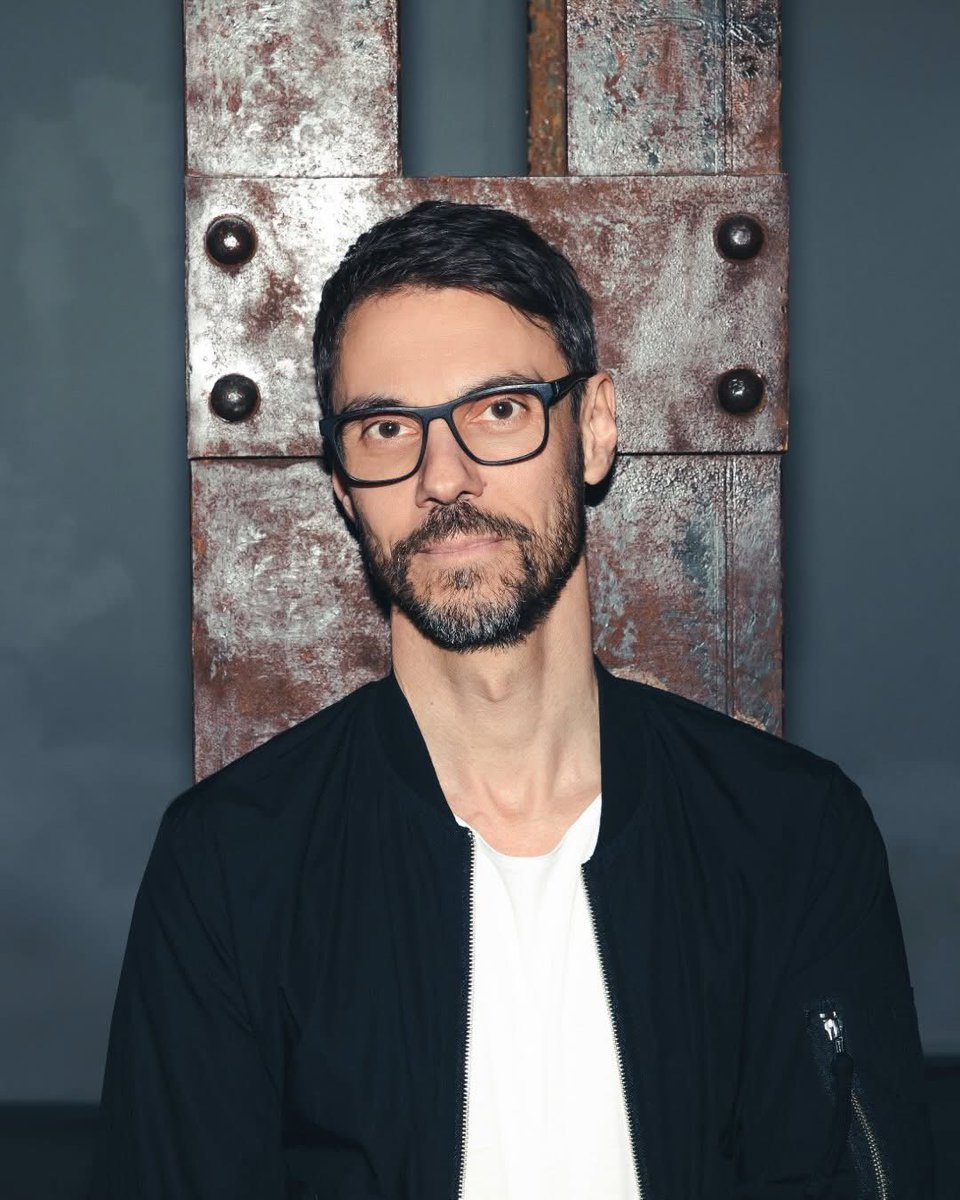 Out soon “Deep Inside“ 🙌🪩

And, since two Steves are better than one, there’s also a brilliant remix by the label’s head honcho, Steve Bug. 👏🌟

To be released 5th of December. ⏰❄️
Pre-save: sublease.lnk.to/DeepInside 💕

<a href="/steve_bug/">Steve Bug</a>