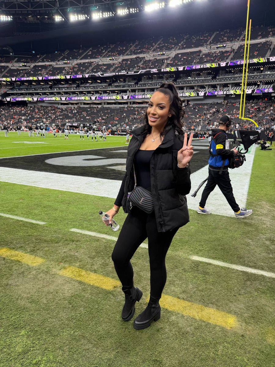 LOSO 🍒 tweet media