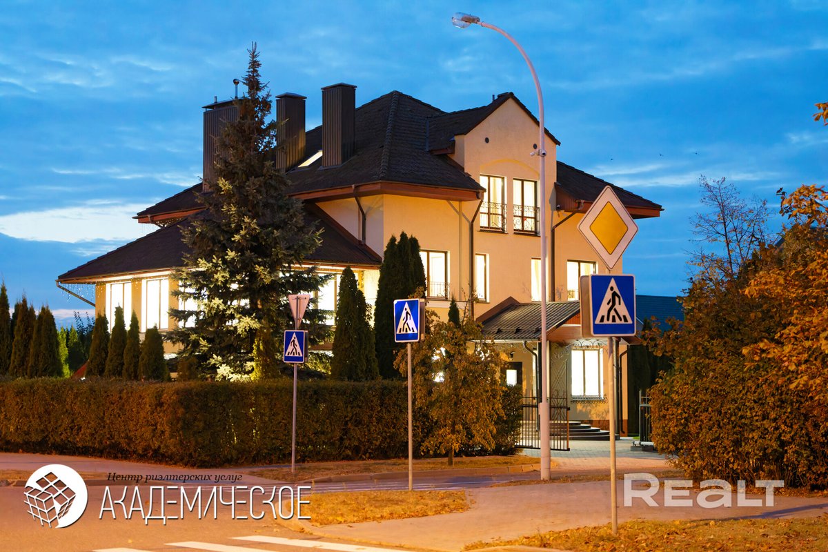 zerkalo_io's tweet image. В Дроздах продают коттедж. Цену скинули на миллион рублей, но его стоимость все равно может удивить

zerkalo-review.site/news/economics…