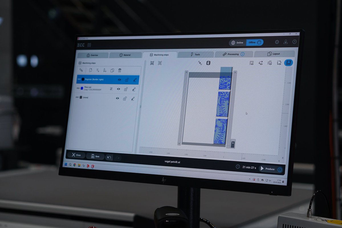 ZundCutter's tweet image. Sample of the month 📆
Have you ever seen a giant bird made from half a sheet of felt? 🦅
Zünd Benelux cut and assembled one on a #zundcutter. With Swiss precision, they cut a canary-yellow bird with a 1.6-meter wingspan out of PET felt

#sampleofthemonth #digitalcutting