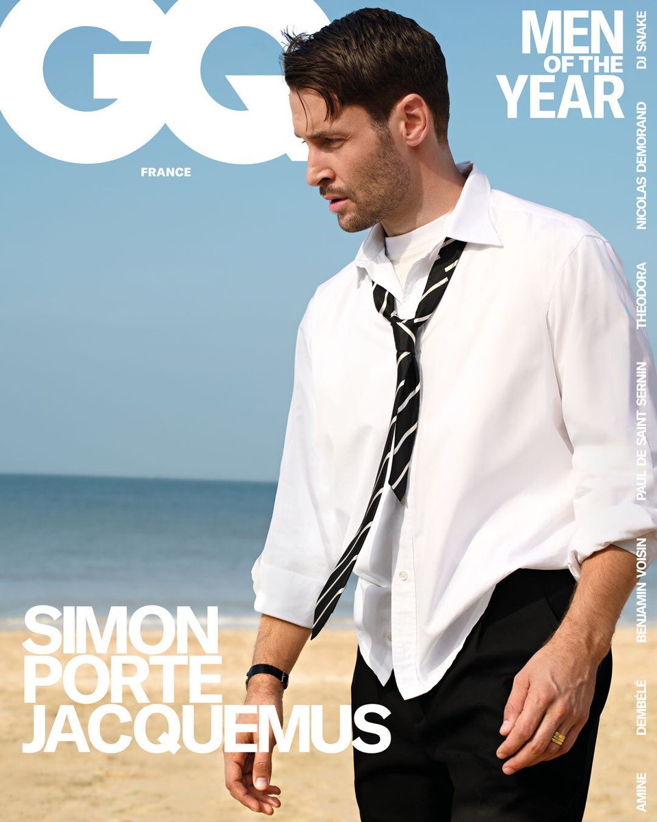 Simon Porte Jacquemus est en couverture de notre numéro des Hommes de l’année GQ. 

Créateur devenu phénomène culturel, il étend son univers de la mode à la beauté, de Versailles à Capri, sans jamais perdre le fil intime qui guide son œuvre depuis seize ans. Un designer
