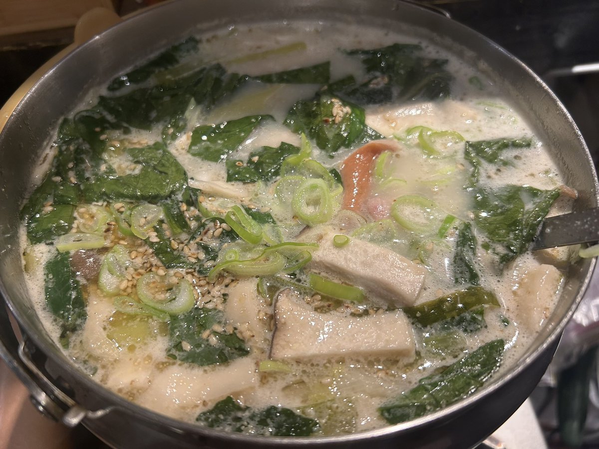 🦋AGEhA🦋オープンしました〜♪😆✨

只今 純女さん1名で〜す♪🤗

本日は  野菜たっぷり味噌とんこつ風コクうま鍋🐷🥬🍲＆ごはん🍚 サービスです♪☺️

（お好みで〆のうどんもどうぞ❤︎）