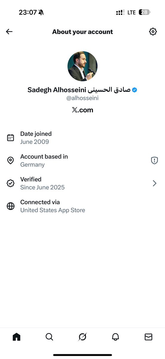 #خط_سفید مثل ارز ترجیحی است! ارزی که دست مردم است قیمتش ۱۱۴ هزار تومنه ولی ارزی که دست خواصه ۲۸۵۰۰. #دلار_سفید و خط سفید هر دو از یک تفکر می‌آید! تفکر ایجاد رانت و برتری برای خواص چون خواص بهتر میفهمند، چون خواص میتوانند از اینترنت و از ارز درست استفاده کنند!
جالبه اکثر کسانی که