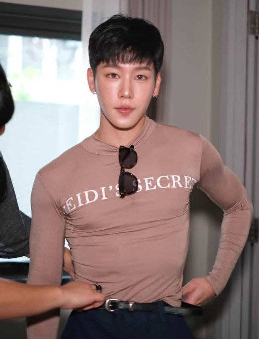 ลี พัลลี่ tweet media